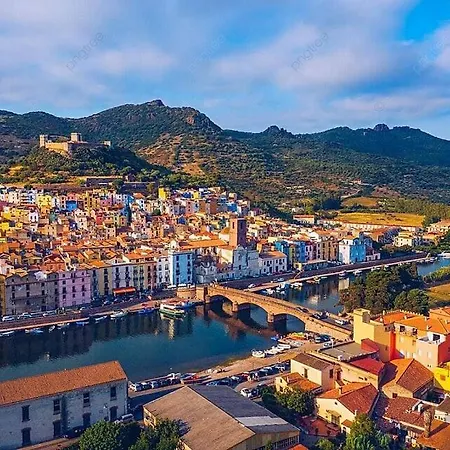La Luna Sarda Cozy Coastal Gem In Apartman Bosa